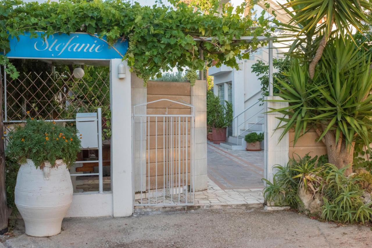 Stefanie Studios Agia Marina  Bagian luar foto