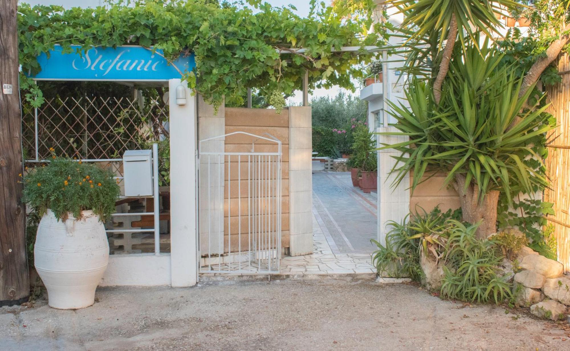 Stefanie Studios Agia Marina  Bagian luar foto